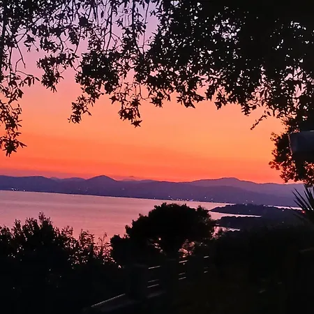Vacation With Exceptional Sea Views In St Raphael *