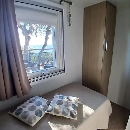 Vacation With Exceptional Sea Views In St Raphael *