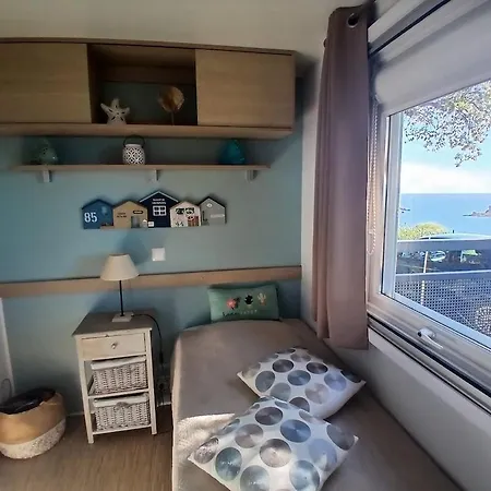 Vacation With Exceptional Sea Views In St Raphael Casa de Férias *